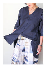 BUTTON BLOUSE NAVY