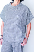 Top Black Check