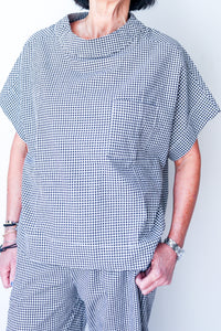 Top Black Check
