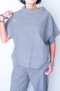 Top Black Check